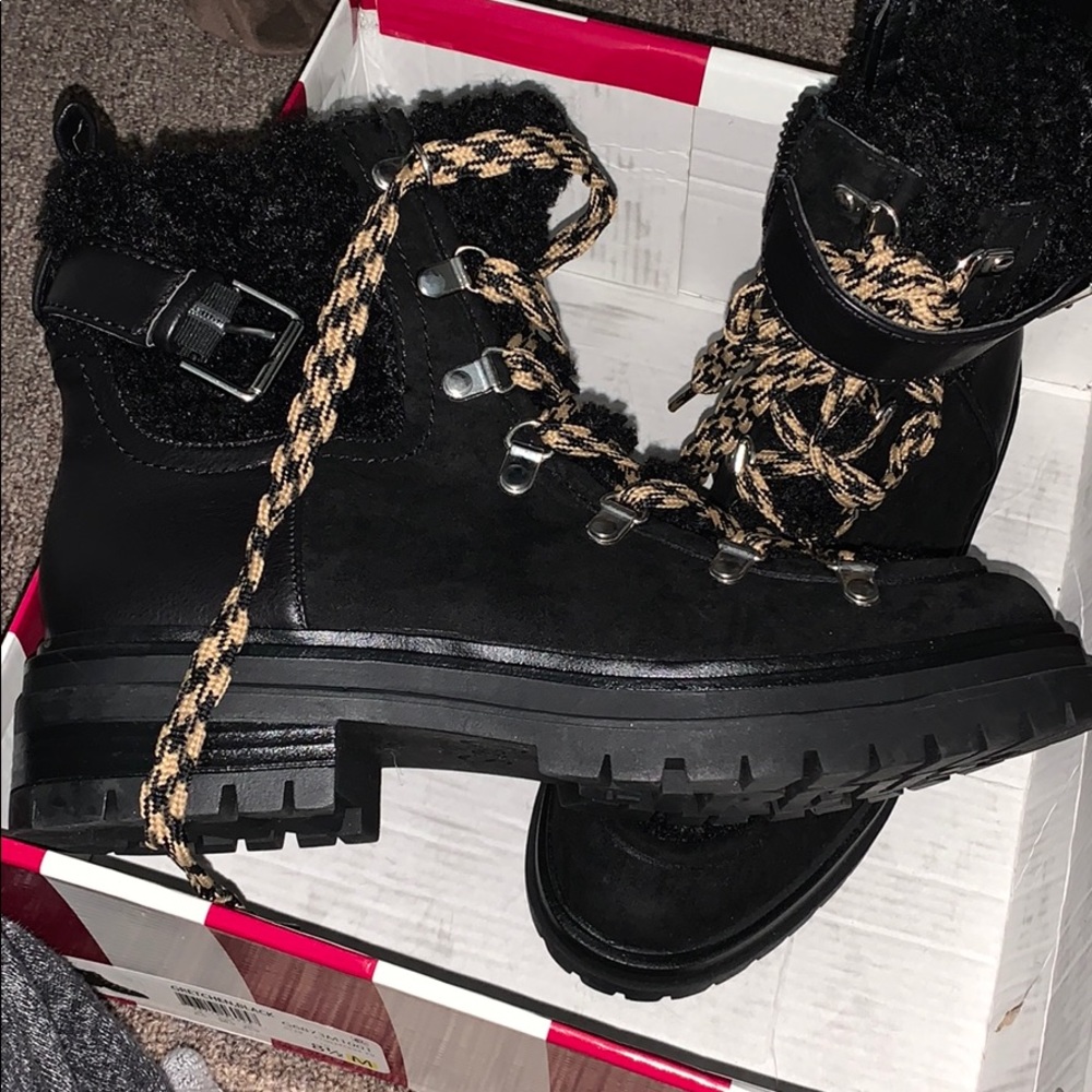 Brand new Sam Edelman winter boots.